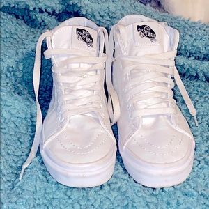 Canvas Sk8-Hi white vans